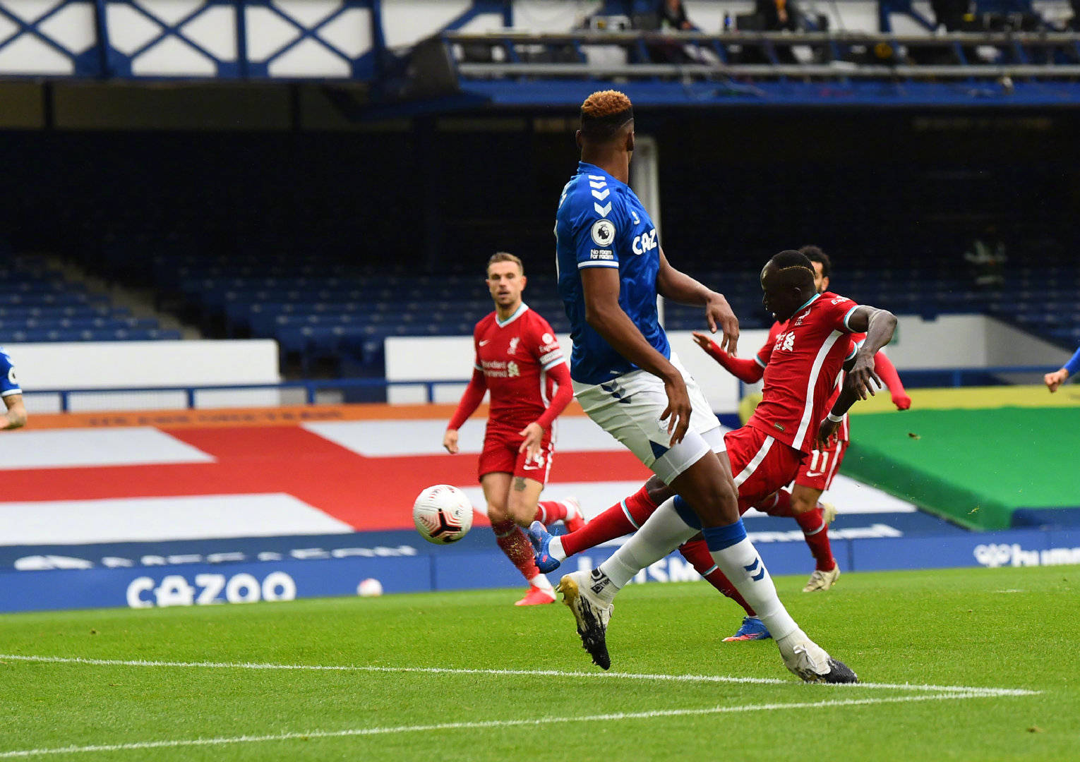 依靠凌厉的 依靠凌厉的